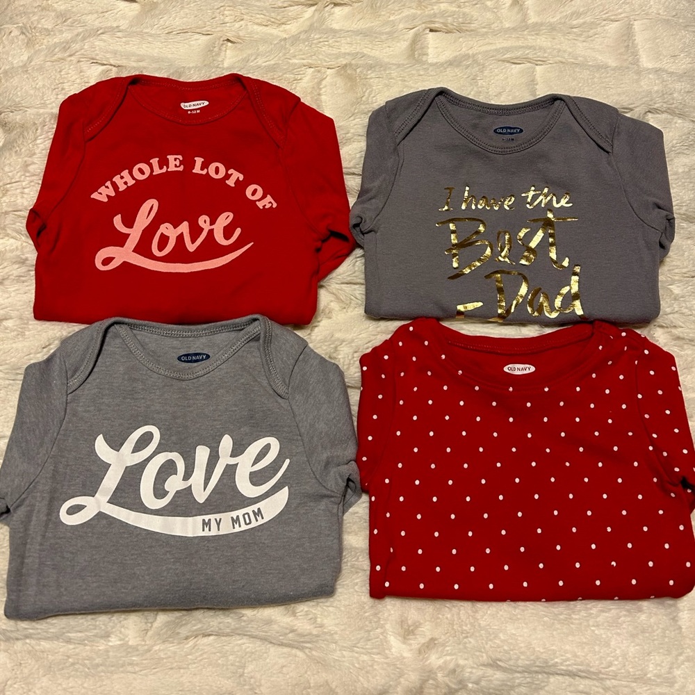 Lot of 4 Old Navy Onesies for Baby - Size 6-12M